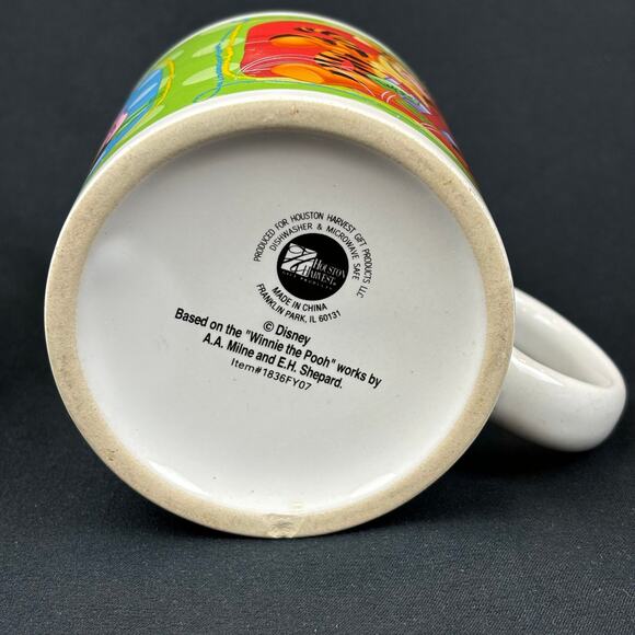 Vintage Winnie the Pooh Tigger Piglet Christmas Holiday Disney Gift Coffee Mug - Picture 4 of 6